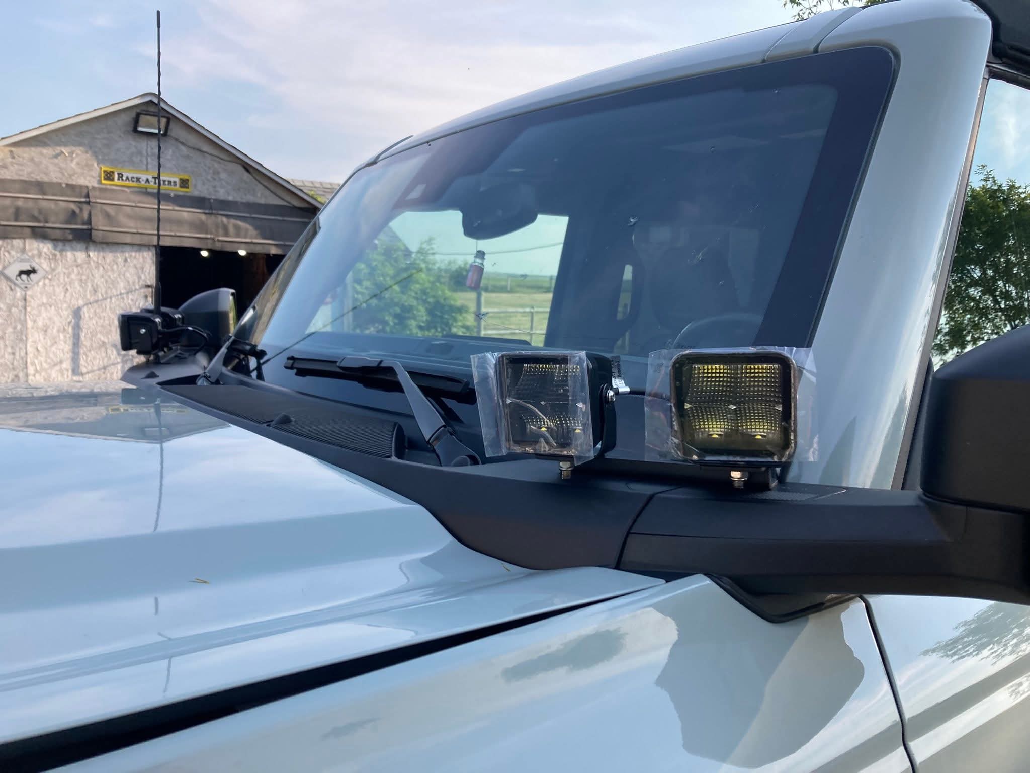 Ford Bronco Hood Hinge (A-pillar) Kit, 2021+, 10-30274